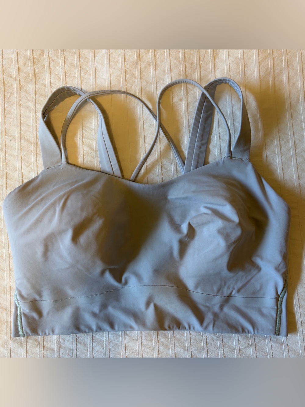 LULULEMON- Like a Cloud Bra Longline.